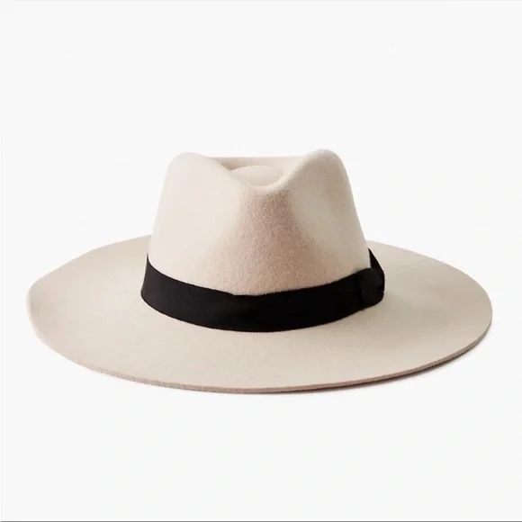 Aritzia | Accessories | Auxiliary Wool Hat Aritzia Brand New  display picture 3